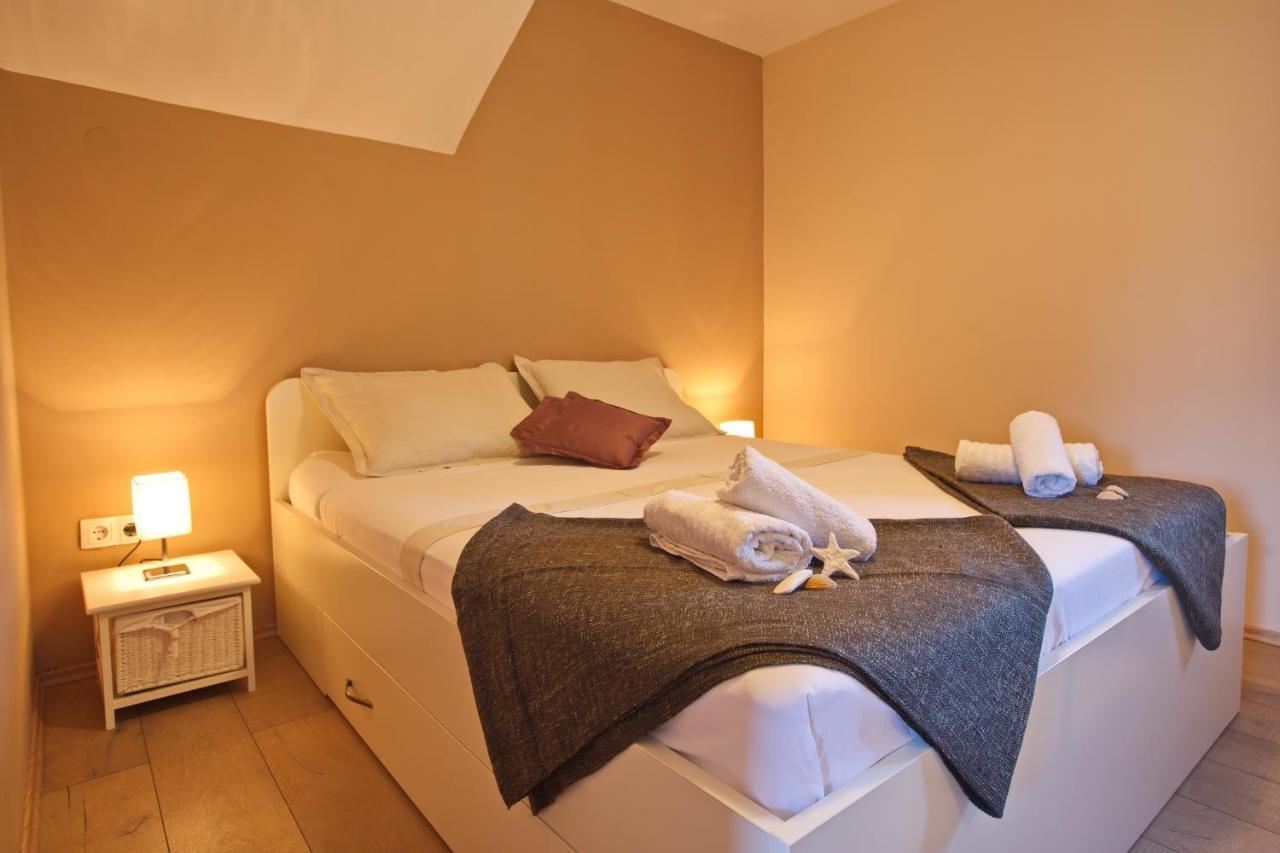 Apartments With A Parking Space Jelsa, Hvar - 8713 Jelsa  Ngoại thất bức ảnh