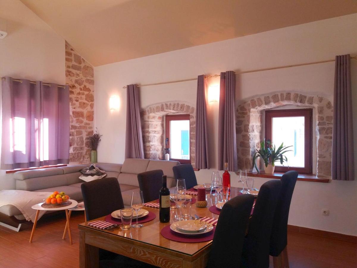 Apartments With A Parking Space Jelsa, Hvar - 8713 Jelsa  Ngoại thất bức ảnh