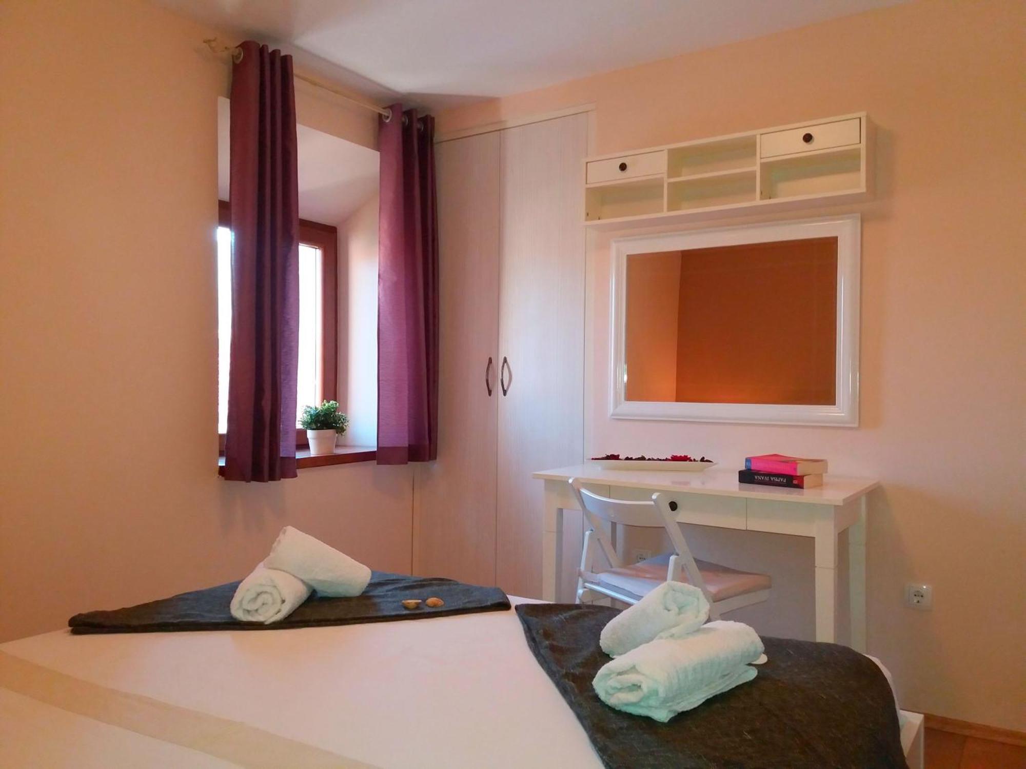 Apartments With A Parking Space Jelsa, Hvar - 8713 Jelsa  Phòng bức ảnh